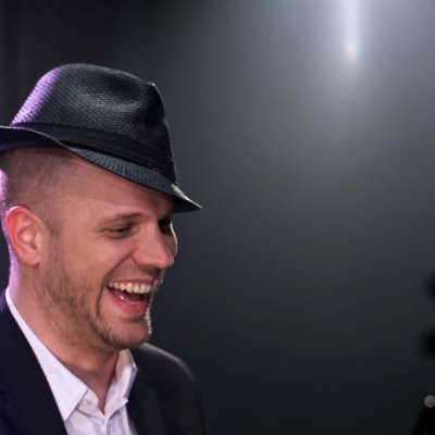 Ziergarten Chris Vano mit Hut